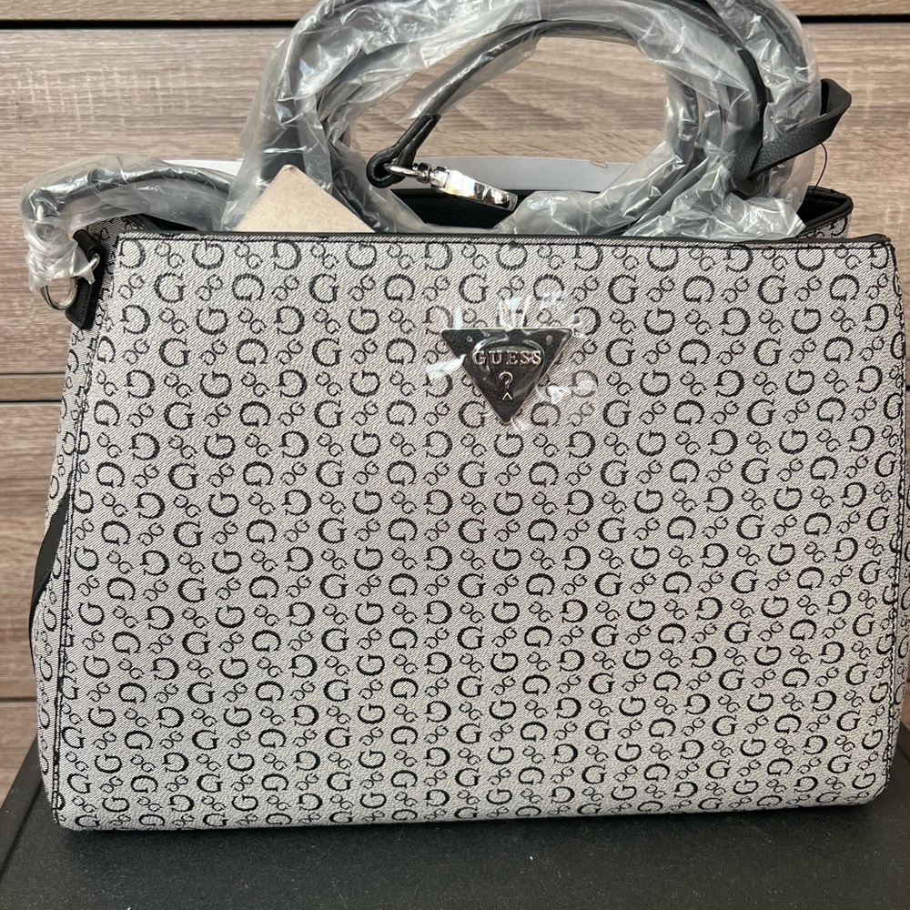 Guess bag NWT